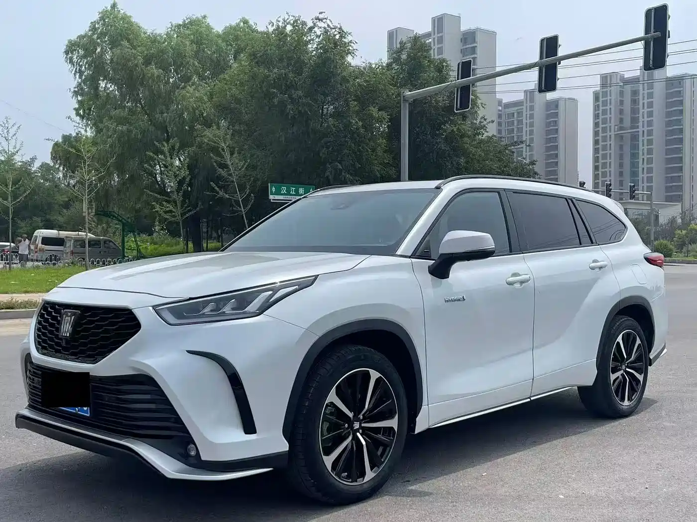 Toyota Crown Kluger 2023 2.5L HEV AWD Premium Edition