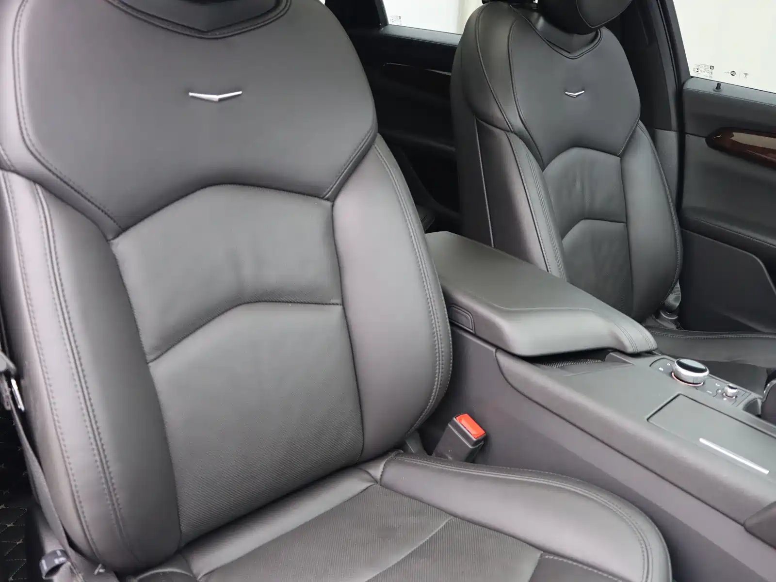 Фото 10 - Cadillac CT6