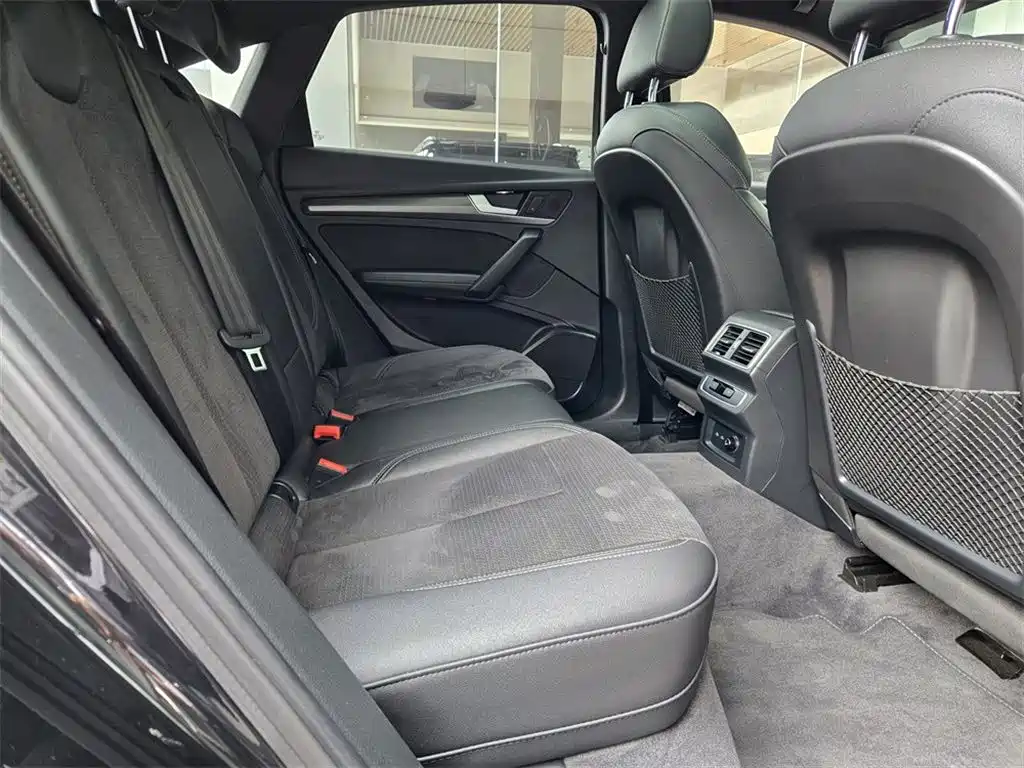 AUDI Q5L SPORTBACK