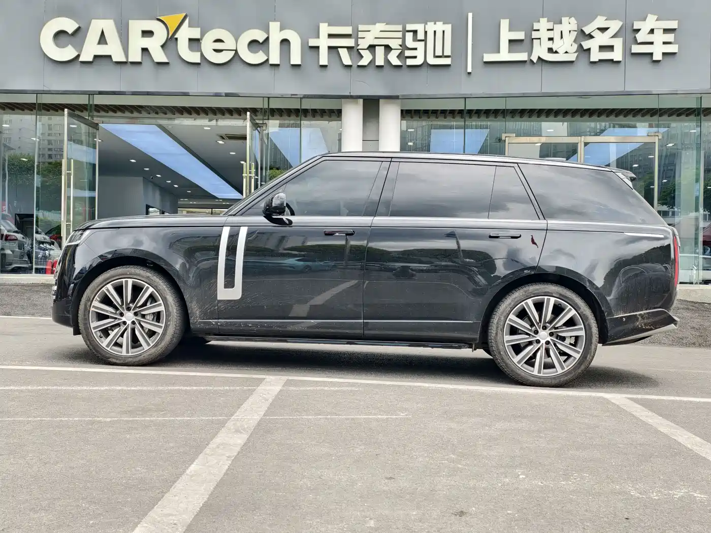 Land Rover Range Rover 2025 2025 3.0 L6 400PS Genesis Extended Wheelbase