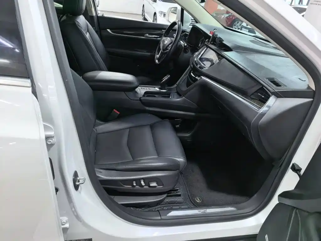 Cadillac XT5 2016 2016 28T AWD Luxury Model