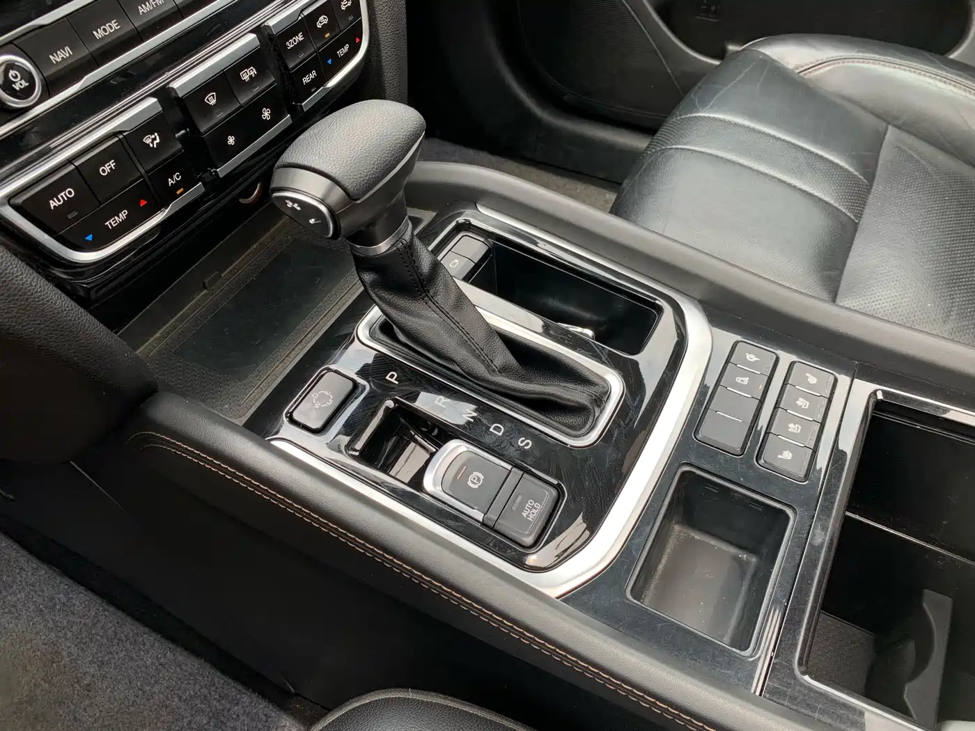 GAC Trumpchi Trumpchi GS8 2017 320T 2WD Luxury Smart Connect (7-seater) фото 18