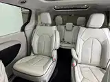Фото 13 - Chrysler Pacifica PHEV