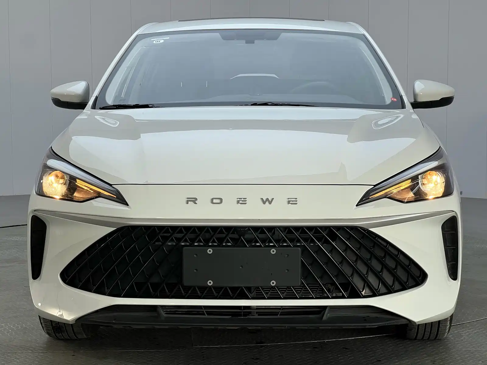 Фото 2 - Roewe i5