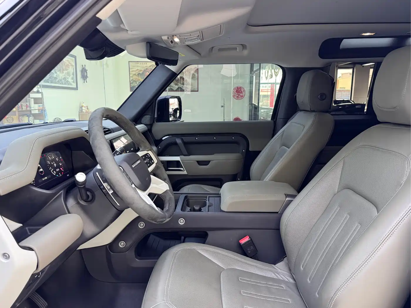 Land Rover Defender 2022 Model 90 3.0T P400 XS фото 4