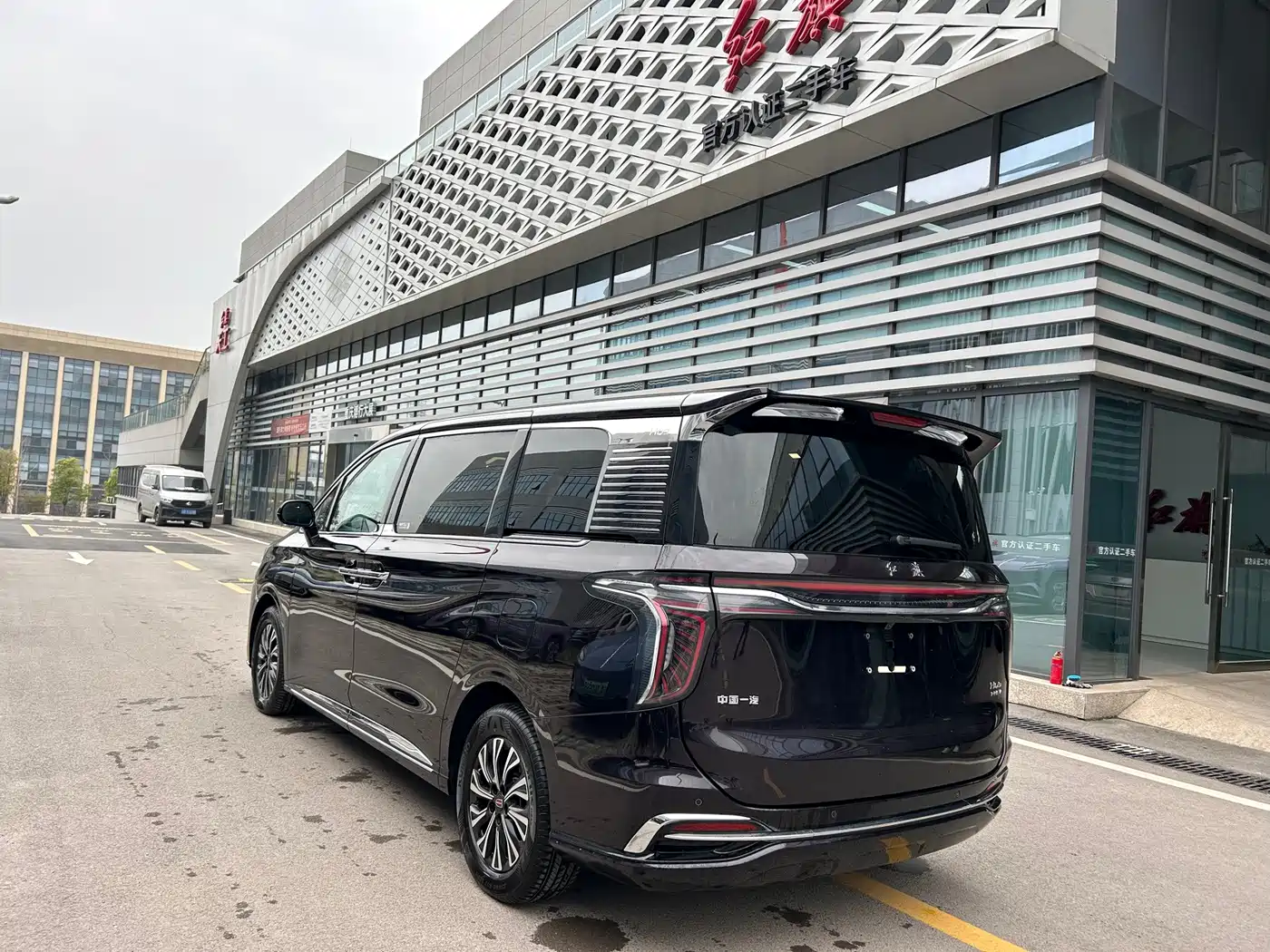 Hongqi HQ9 PHEV 2024 2024 Model 2.0T AWD Business Edition