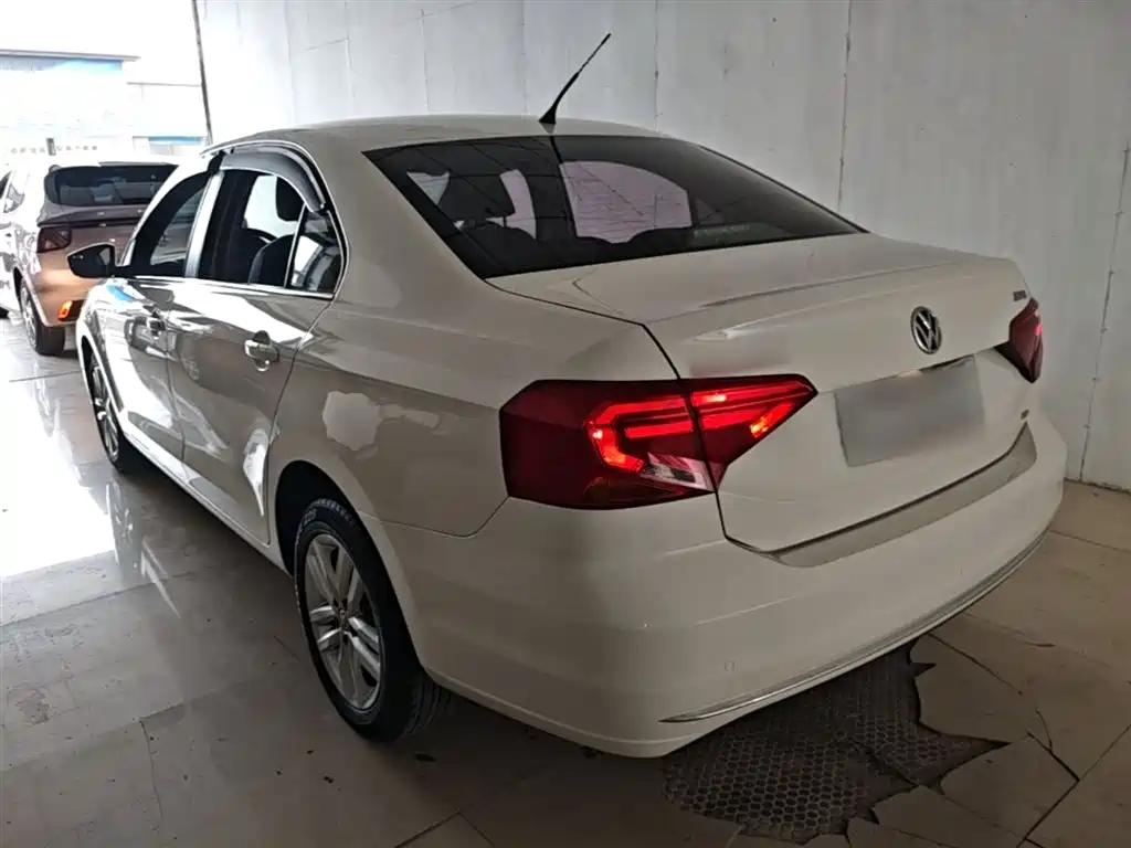 Volkswagen Jetta 2017 1.5L Automatic Comfort фото 23