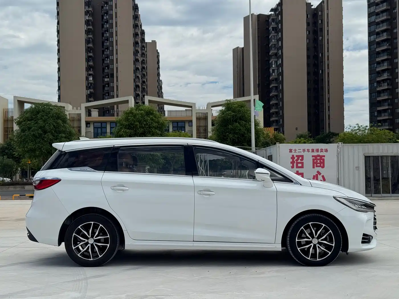 صورة 4 - BYD Song MAX