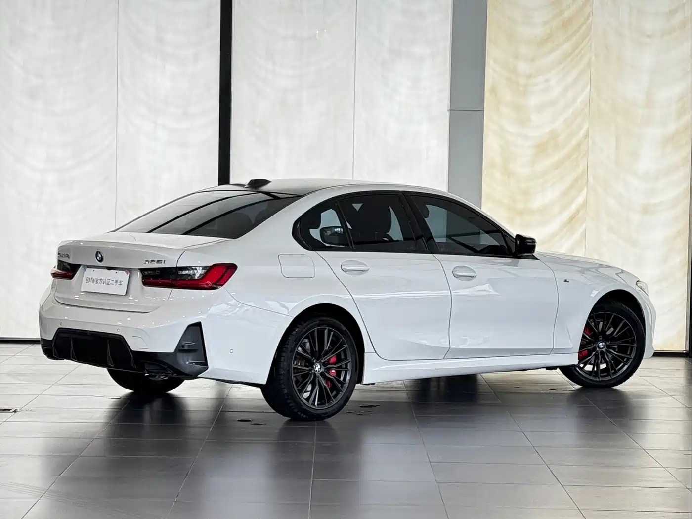 BMW 3 Series 2024 325i M Sport Shadowline Package фото 7