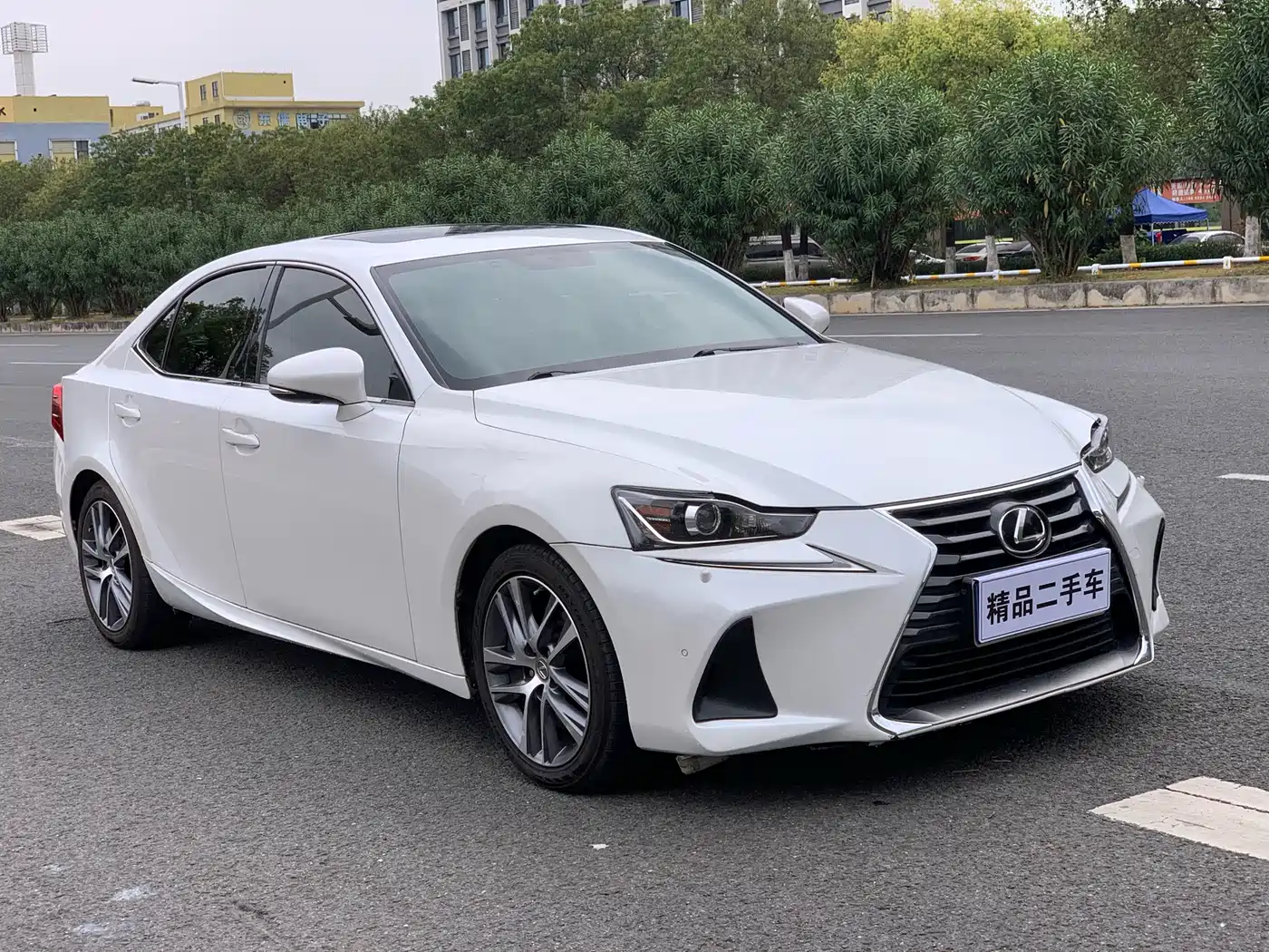Lexus IS 2017 300 Fashion Edition фото 3