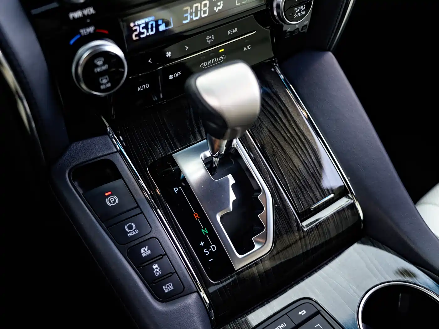 Lexus LM 2020 300h 4-Seat Imperial Edition фото 20