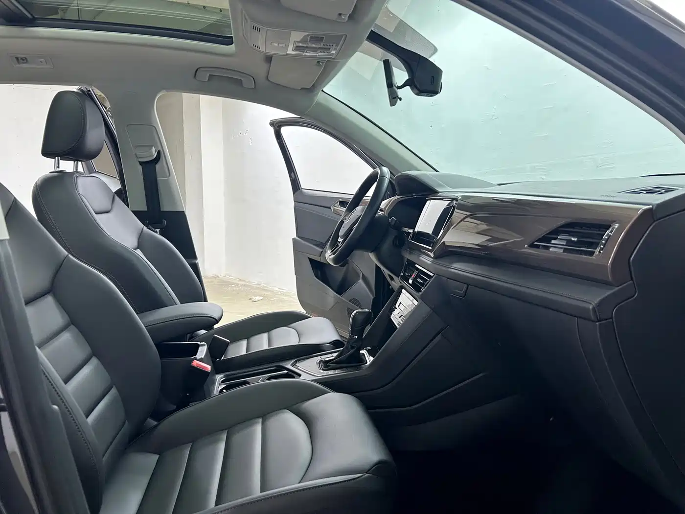 Volkswagen Tharu 2022 280TSI FWD Luxury Edition фото 8