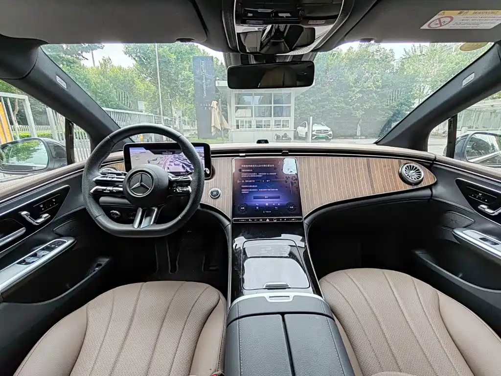 Фото 8 - Mercedes-Benz EQE