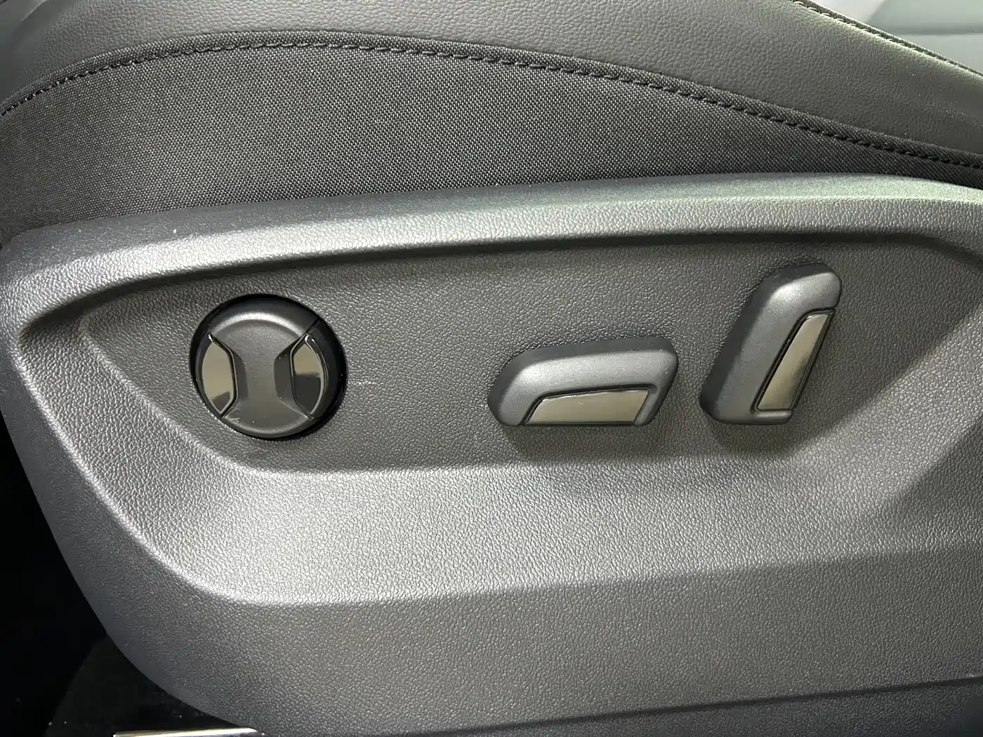 Volkswagen Tharu 2022 280TSI FWD Luxury Edition фото 16