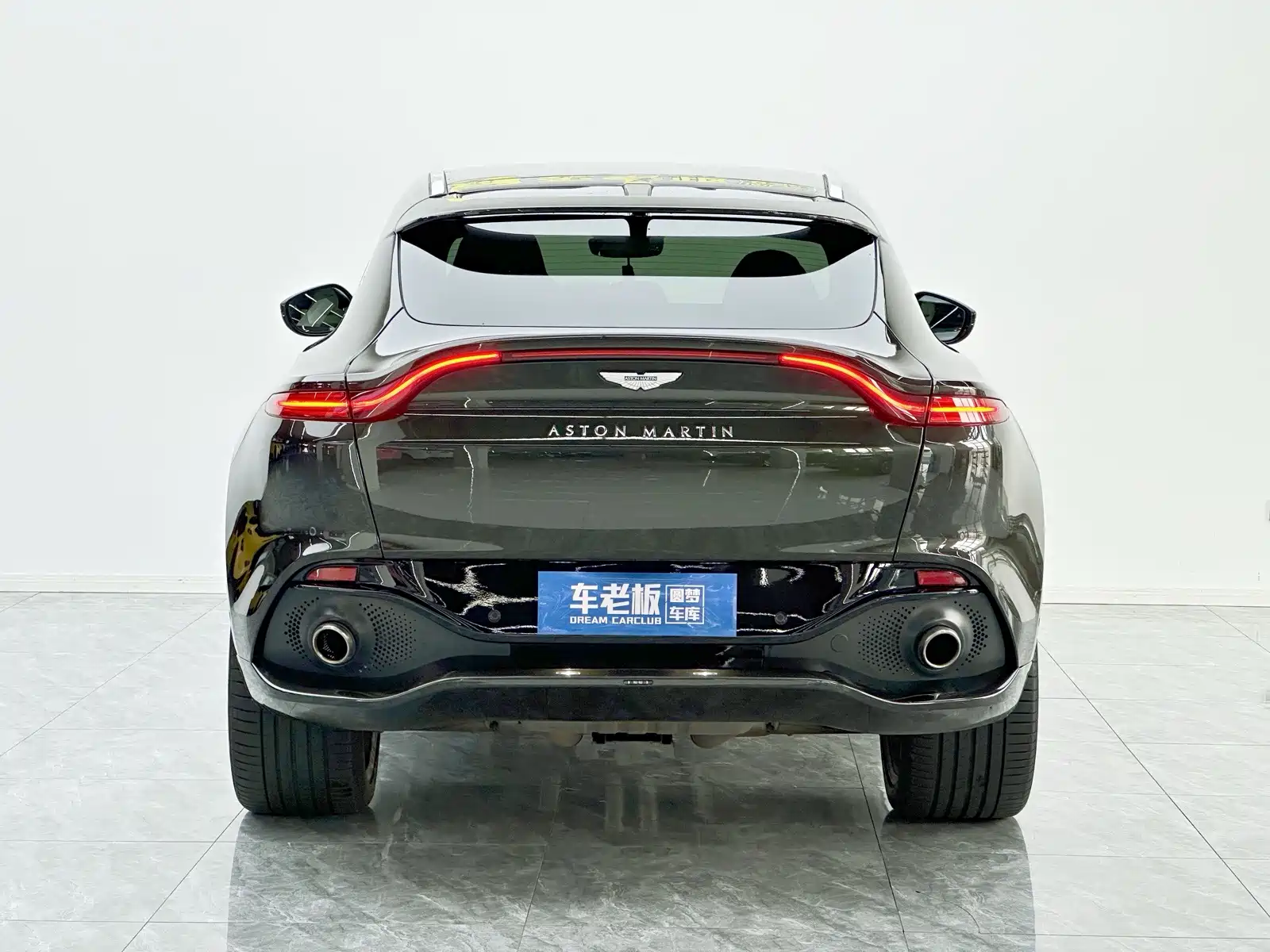 Фото 5 - Aston Martin DBX