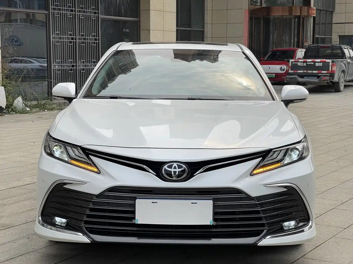 Toyota Camry 2021 2.0G Luxury Edition фото 2
