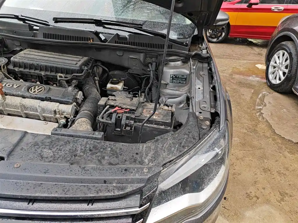 Volkswagen Bora 2014 1.6L Automatic Comfort Edition фото 22