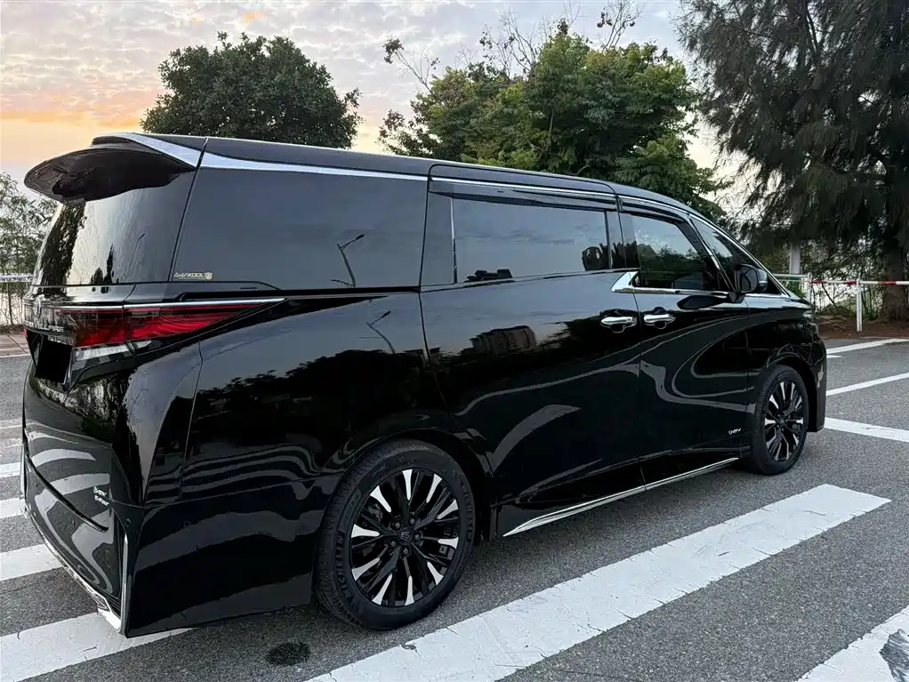 Toyota Vellfire 2023 Crown Hybrid 2.5L HV Premium фото 5