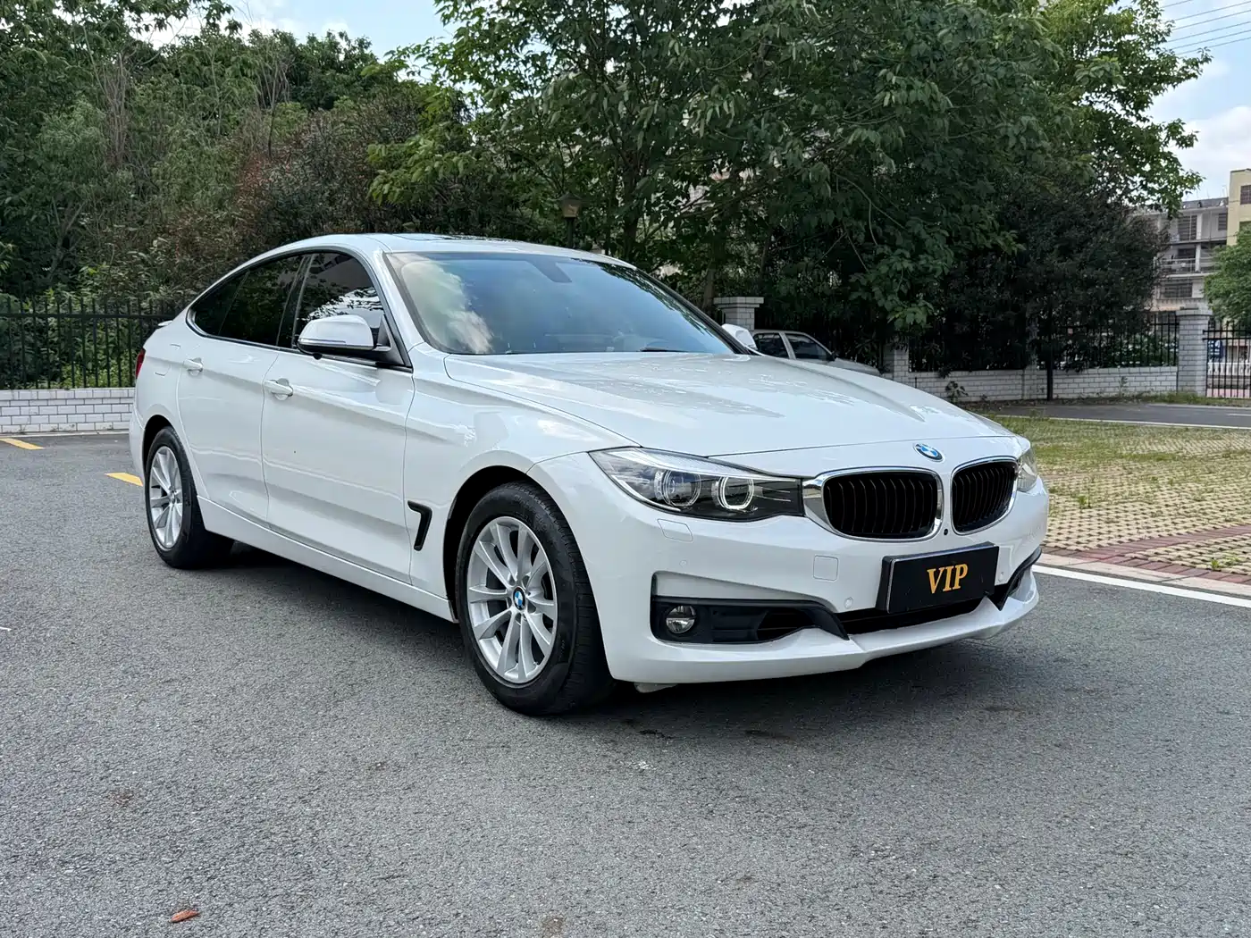 BMW 3 Series GT 2016 320i Fashion Style фото 3