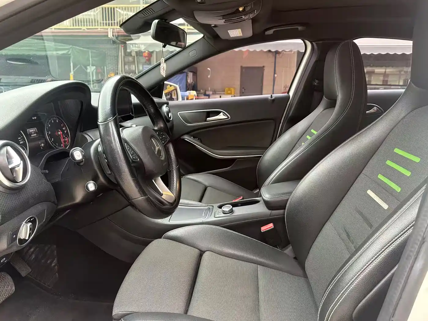 Mercedes-Benz A-Class (Import) 2016 A 200 Dynamic фото 4