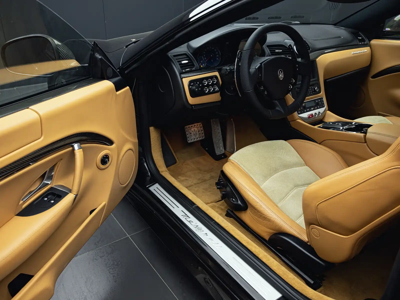 صورة 10 - Maserati GranTurismo