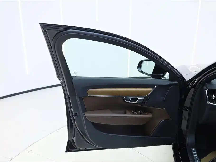Volvo S90 2025 2025 B5 Zhiyi Luxury Edition