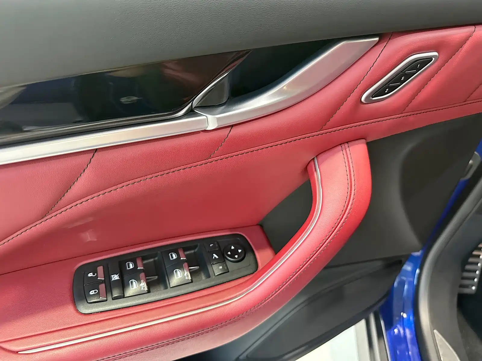 Photo 9 - Maserati Levante