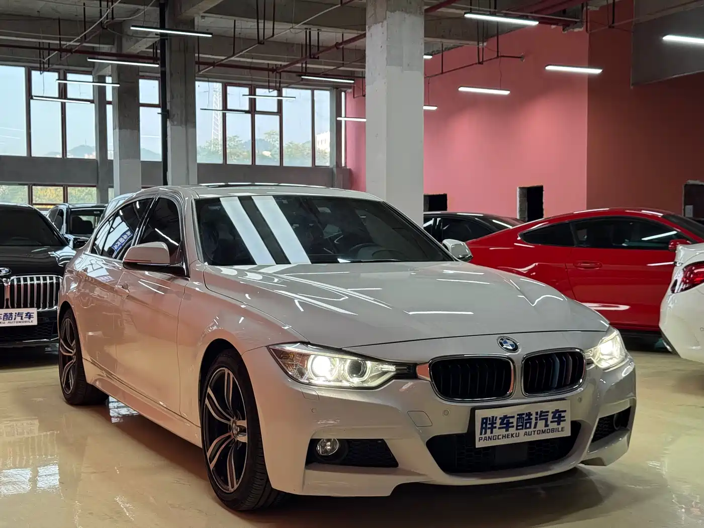 BMW 3 Series 2014 328Li Fashion фото 3