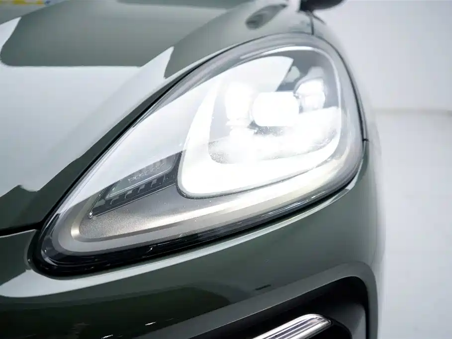 PORSCHE CAYENNE NEW ENERGY