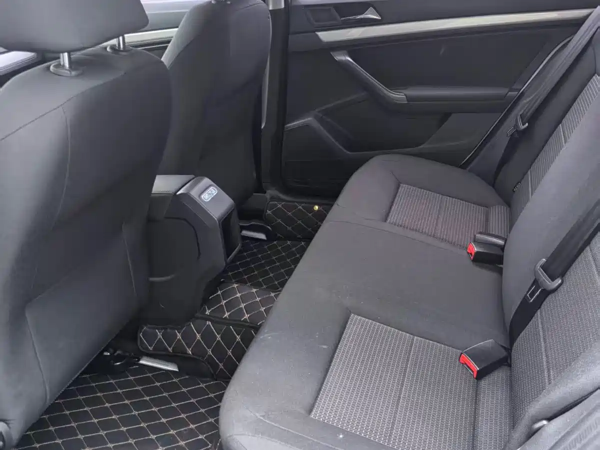 Volkswagen Lavida 2017 1.6L Automatic Trend Edition фото 4