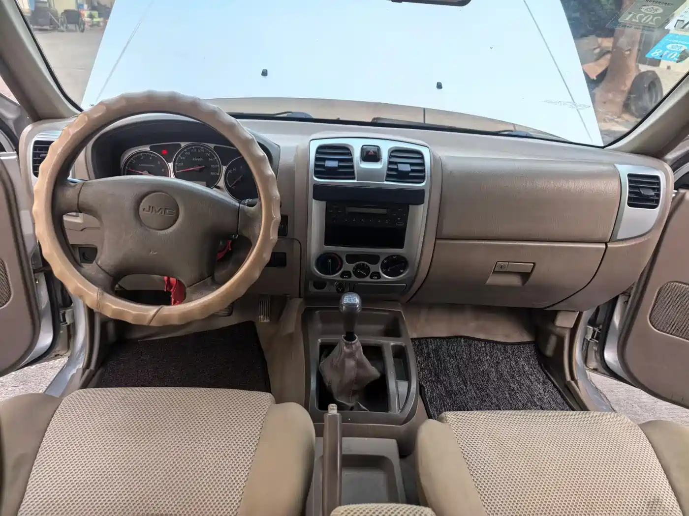 Jiangling Baodian 2016 2016 2.8T New Value Diesel 2WD Standard Cargo Luxury JX493ZLQ4G