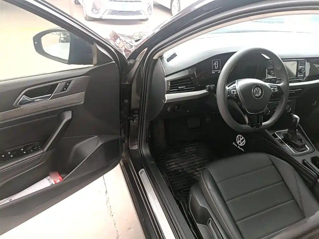 Volkswagen Lavida 2019 1.5L Automatic Comfort Edition China VI фото 16