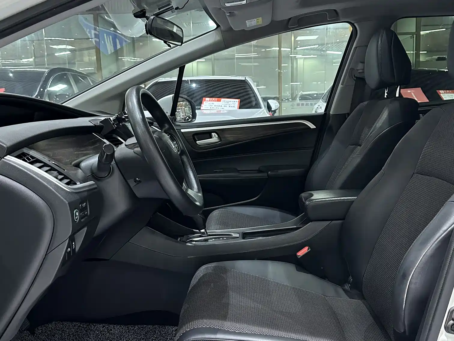 Фото 6 - Honda Jade