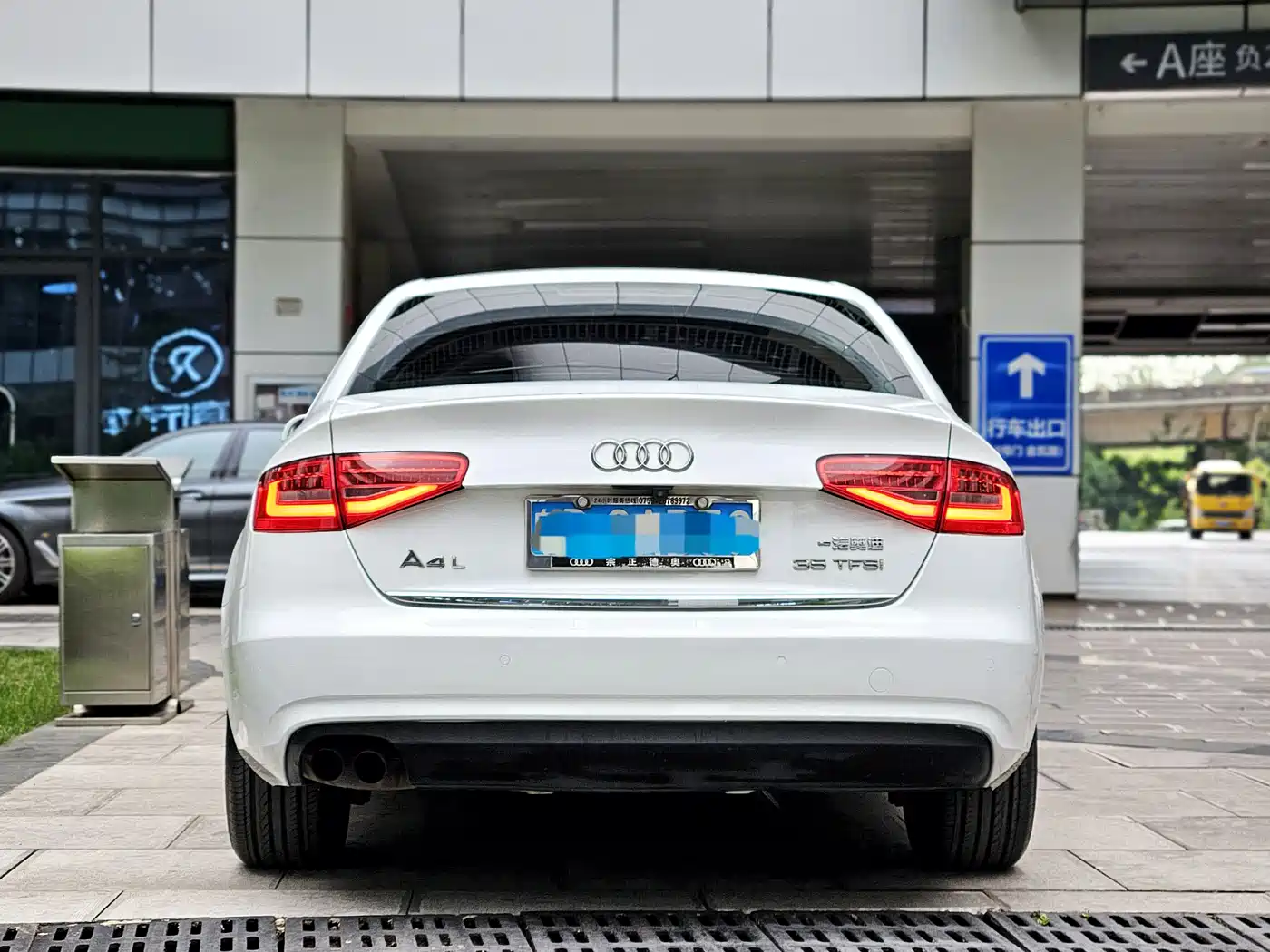 Audi A4L 2013 35 TFSI Automatic Comfort фото 10