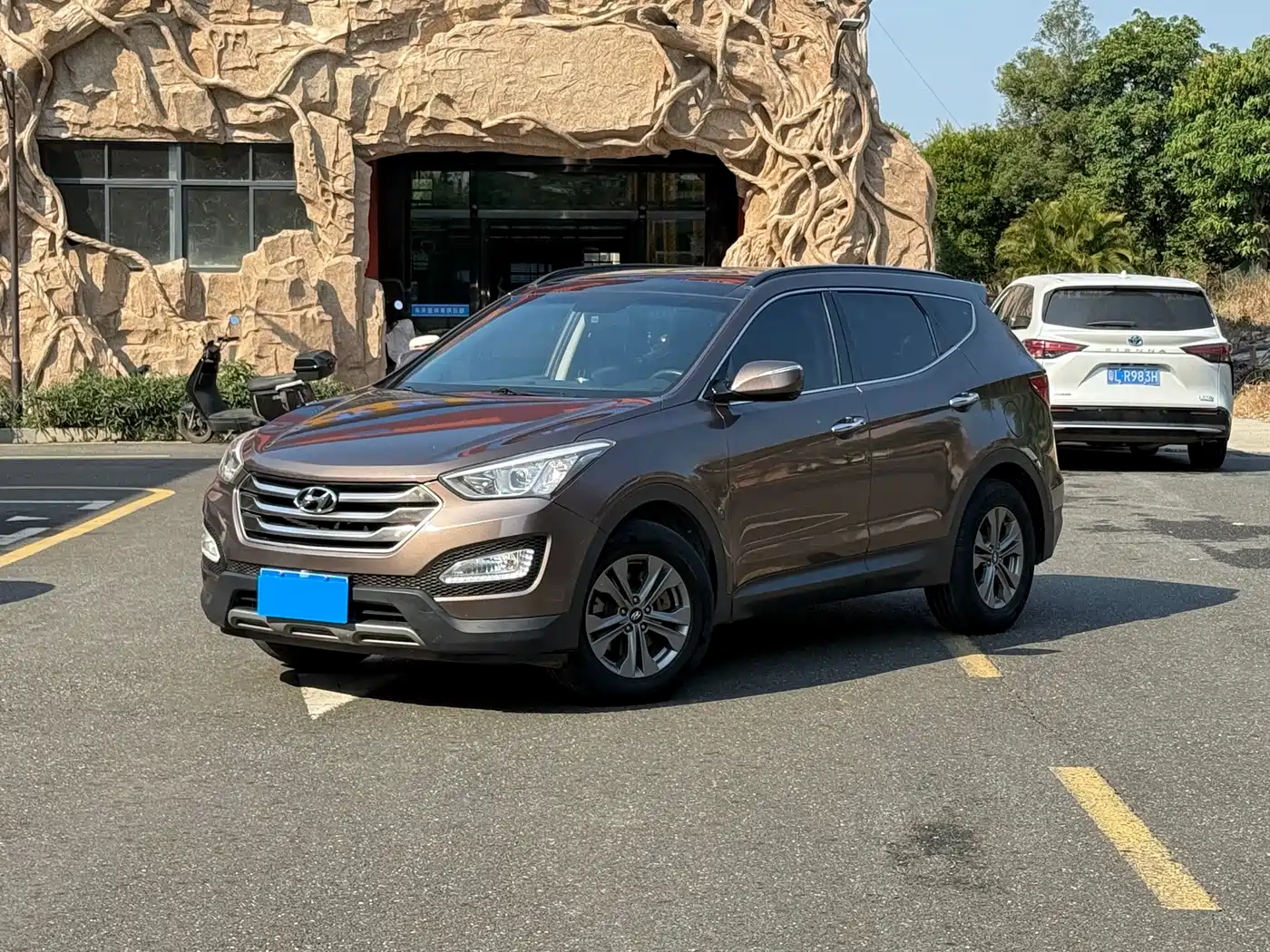Hyundai Santa Fe 2015 2.4L Automatic 4WD Smart 5-seater фото 5