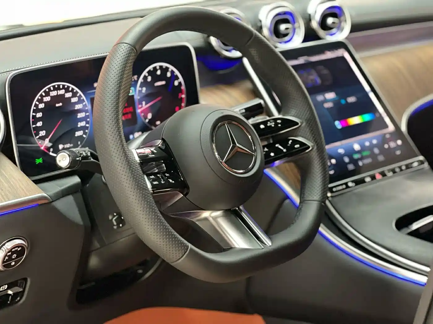 Mercedes-Benz GLC 2024 GLC 300 L 4MATIC Dynamic 7-seater фото 7