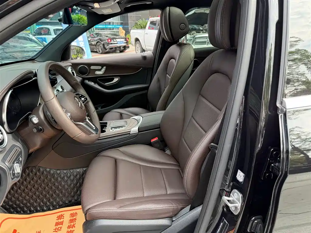 MERCEDES-BENZ GLC