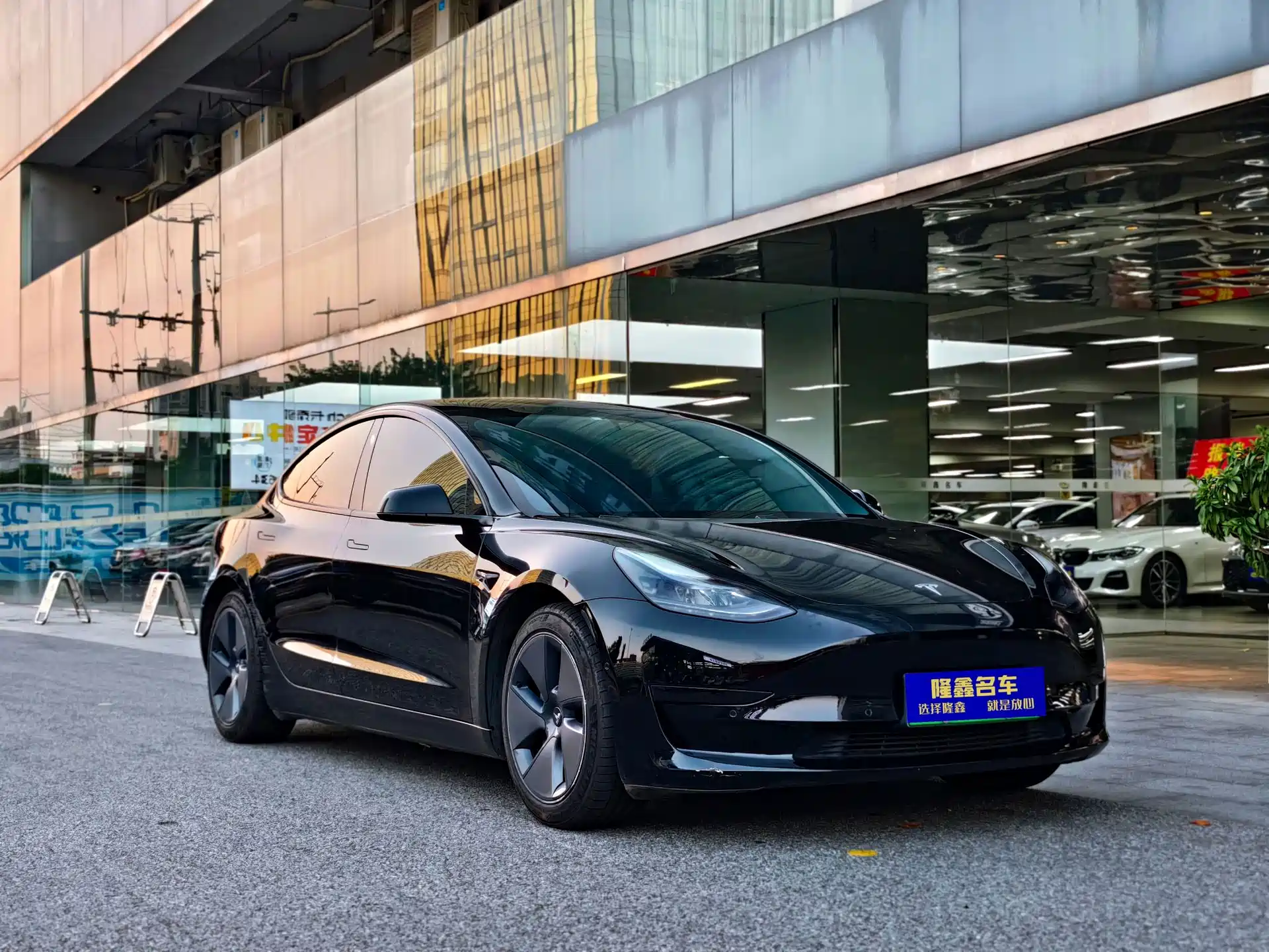 Photo 4 - Tesla Model 3