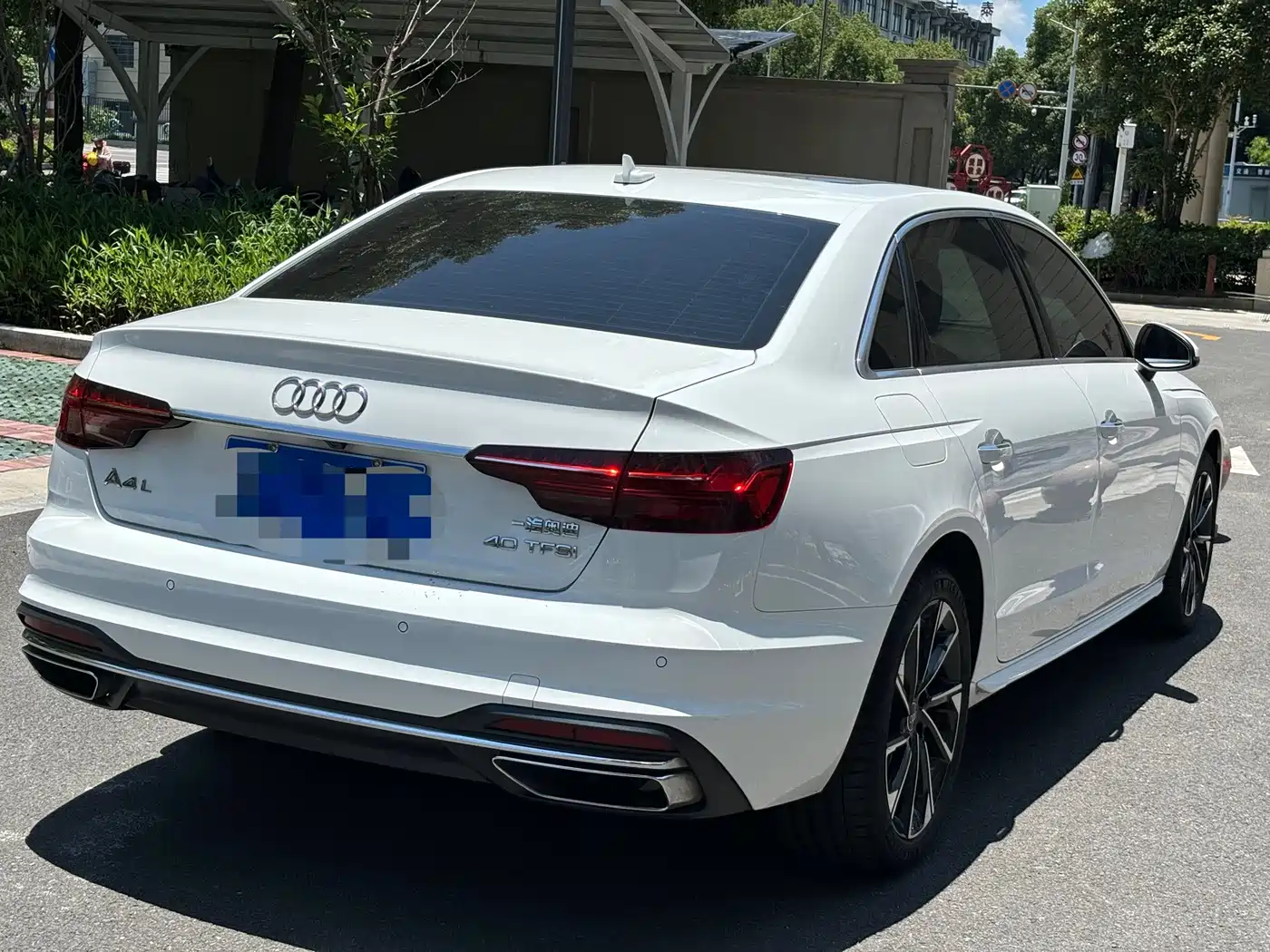 Фото 16 - Audi A4L