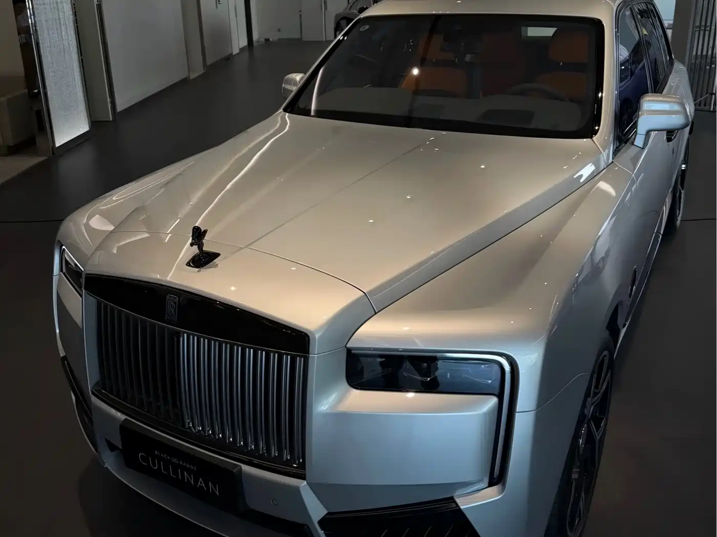 Rolls-Royce Cullinan фото 2