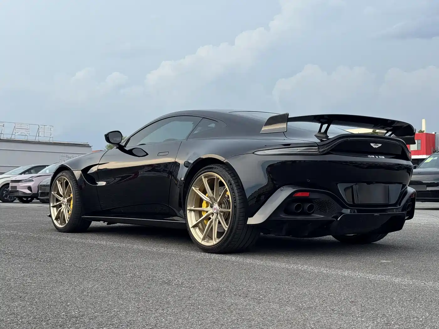 Aston Martin V8 Vantage 2020 4.0T V8 Coupe фото 2