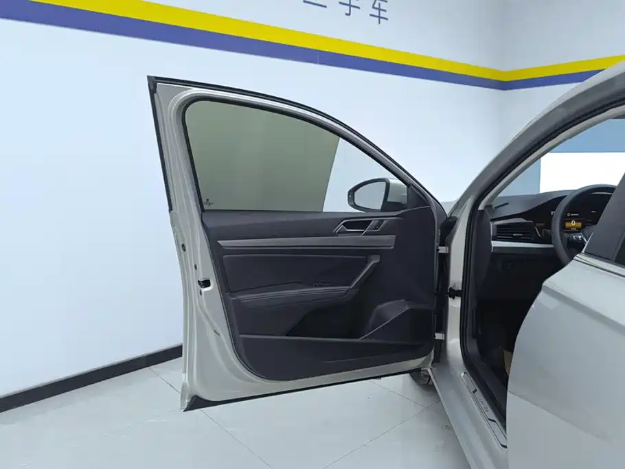 Фото 7 - Volkswagen Lavida
