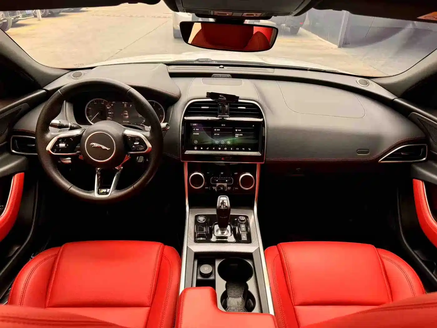 Jaguar XEL 2021 2.0T 250PS R-DYNAMIC S Progressive Sport Edition фото 7