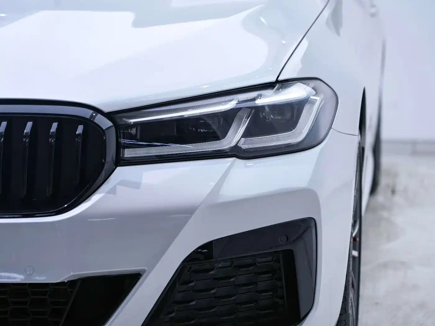 BMW 5 Series 2022 Facelift 530Li Leading M Sport Package фото 7