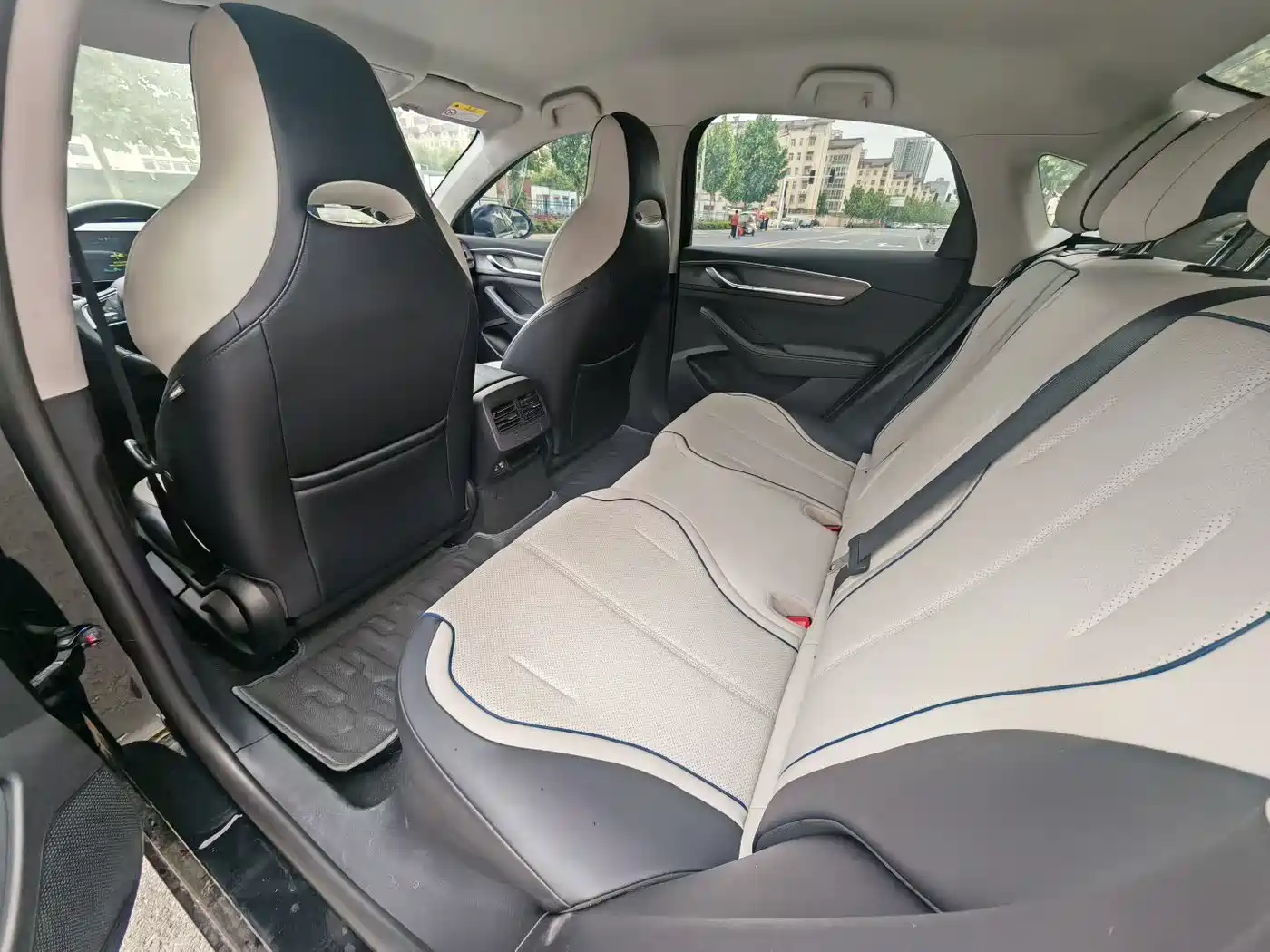 BYD Destroyer 05 2024 Glory Edition DM-i 55KM Luxury фото 6