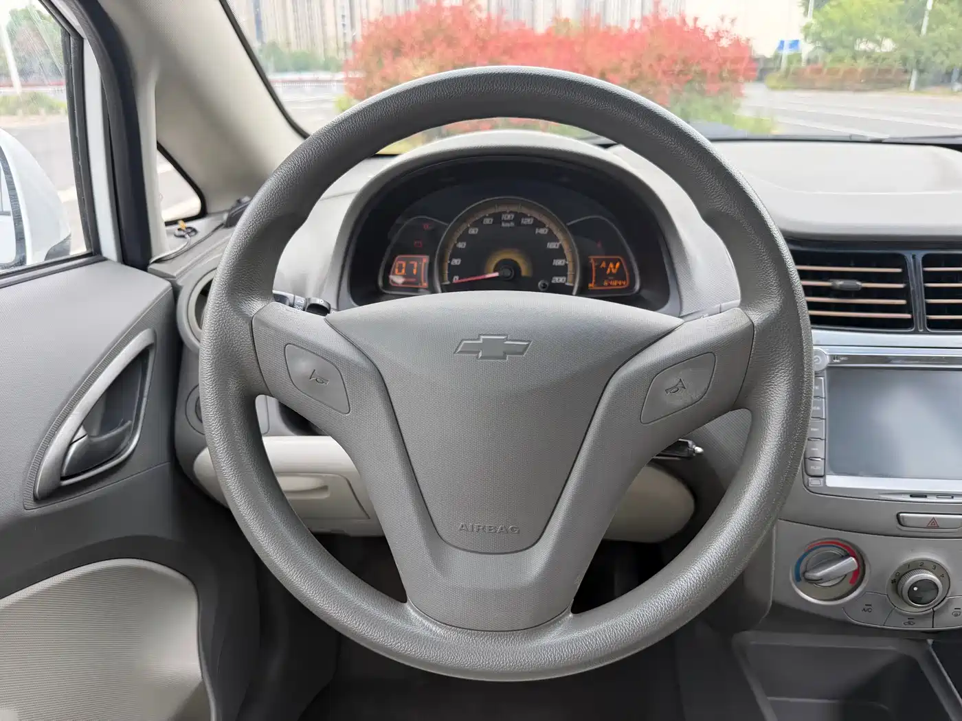 Chevrolet Sail 2013 Sedan 1.4L AMT Premium Edition фото 8