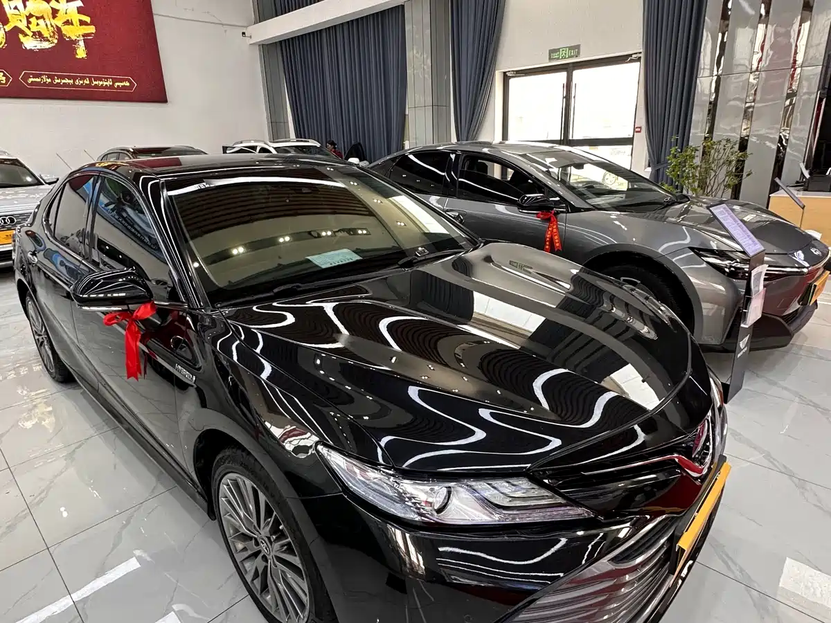 Toyota Camry 2019 Facelift Hybrid 2.5HG Luxury Edition фото 14