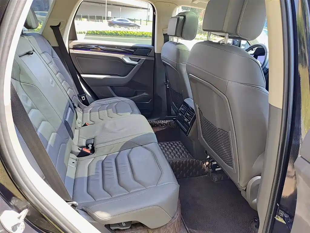 Volkswagen Touareg 2021 2.0TSI R-Line фото 11