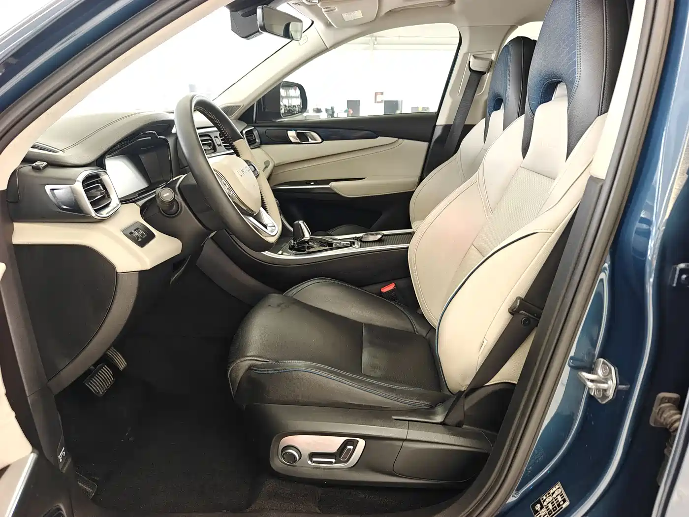 Lynk & Co 01 2019 2.0T 2WD Pro Edition China V фото 11
