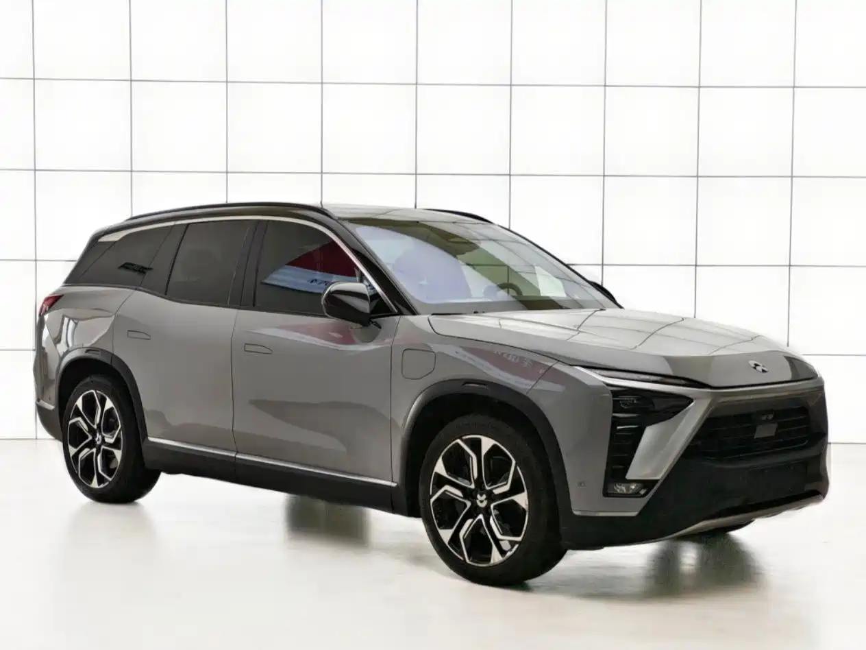 Фото 2 - NIO ES8